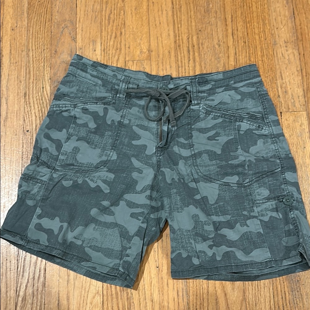 Women’s Camouflage Cargo Shorts